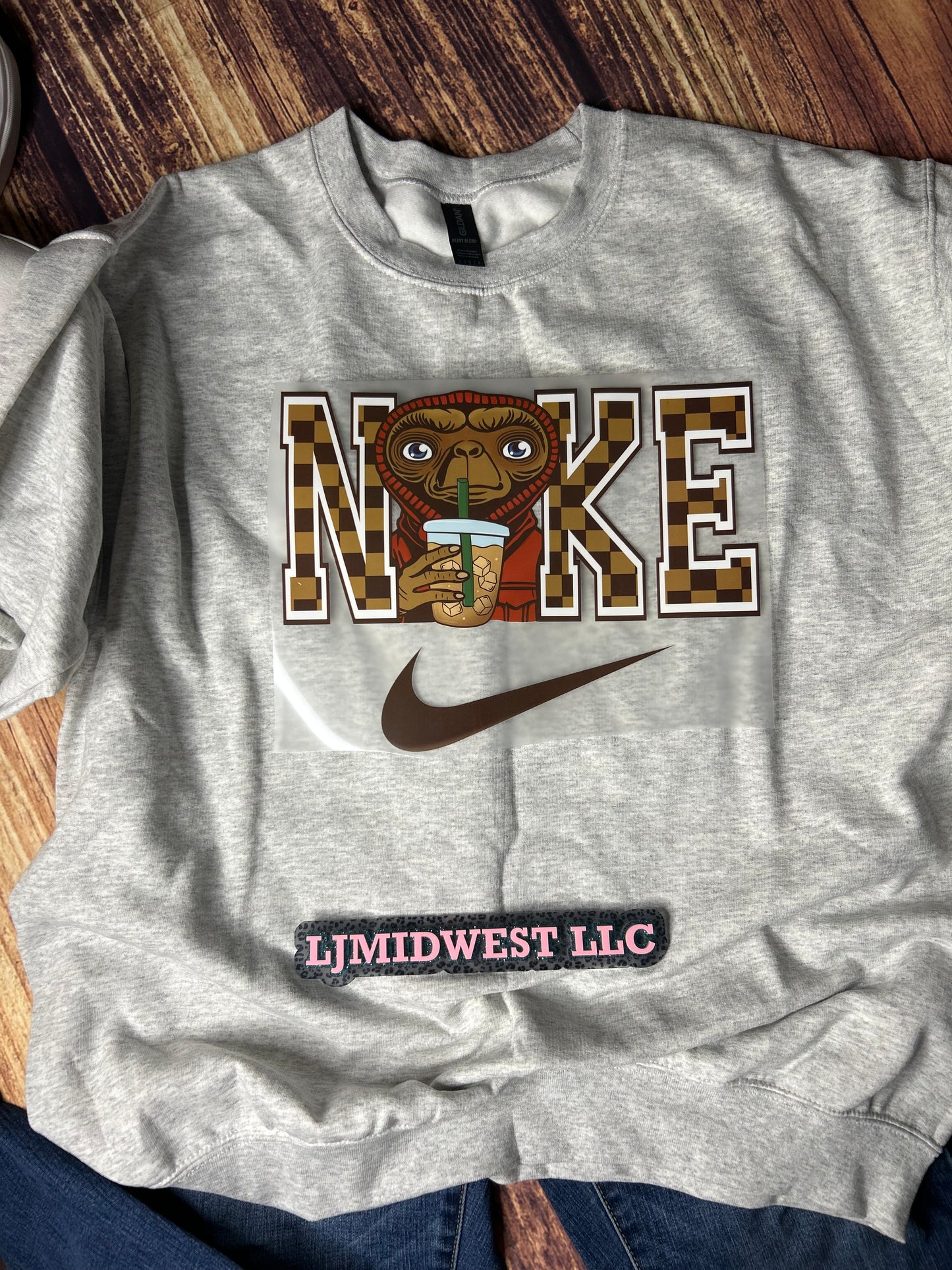 ET Swoosh